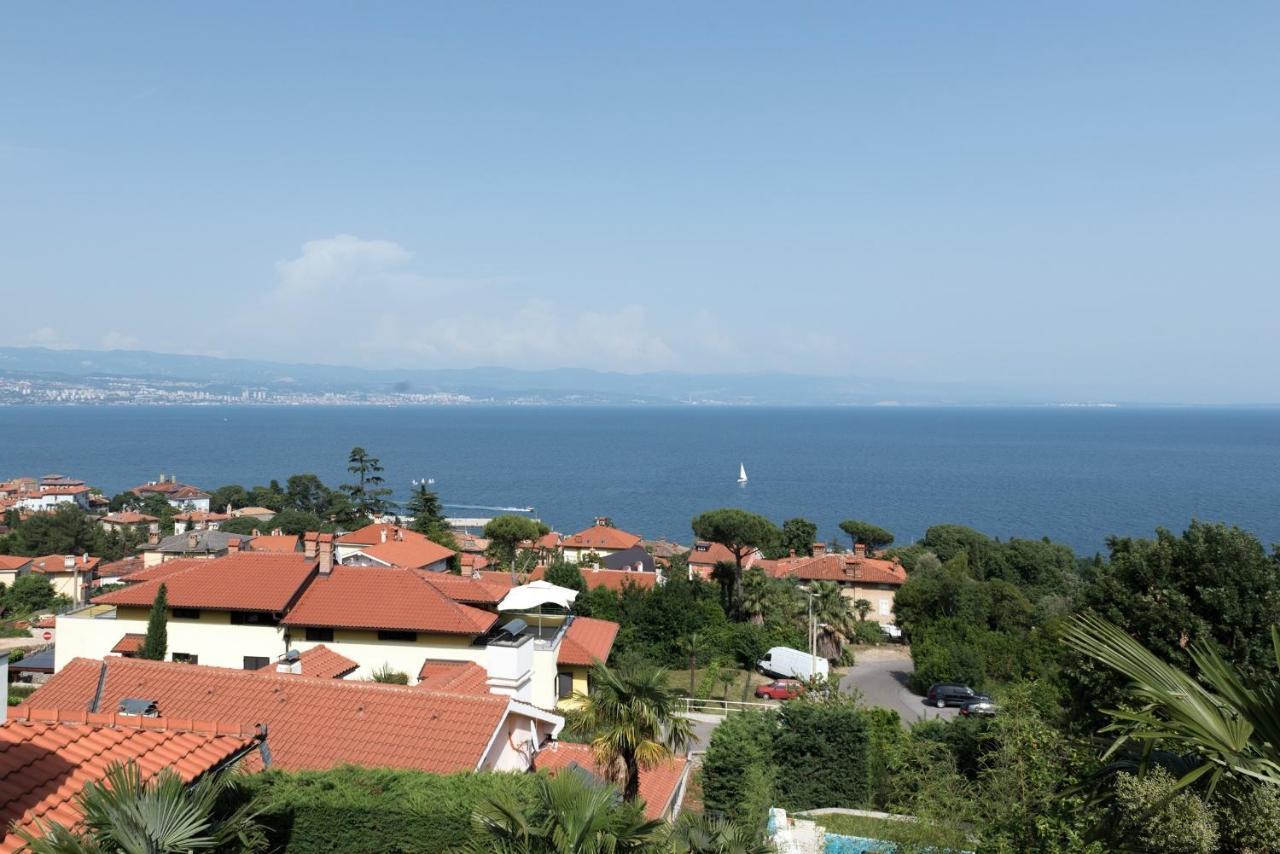 Apartments Villa Zara Lovran Bagian luar foto