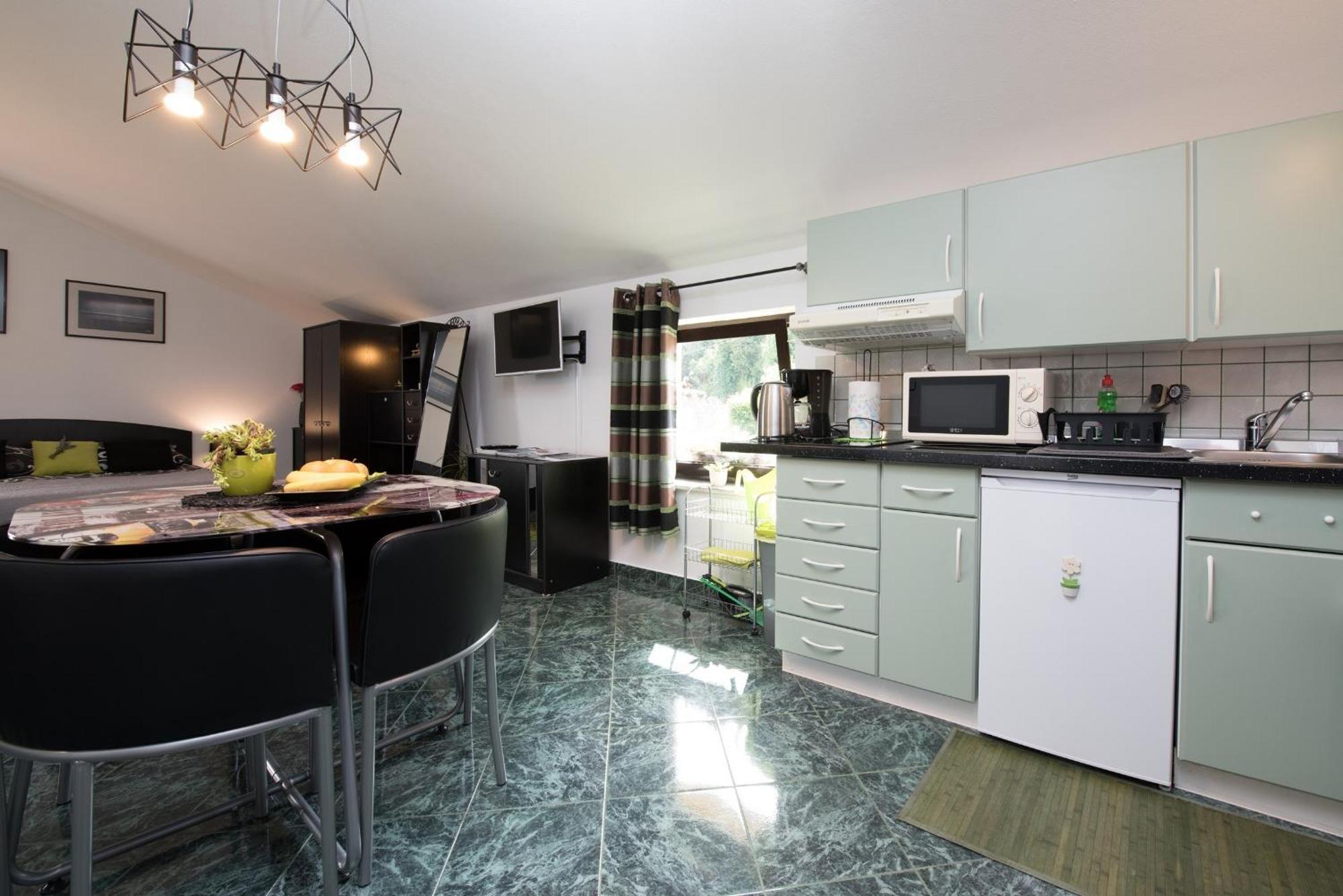 Apartments Villa Zara Lovran Ruang foto