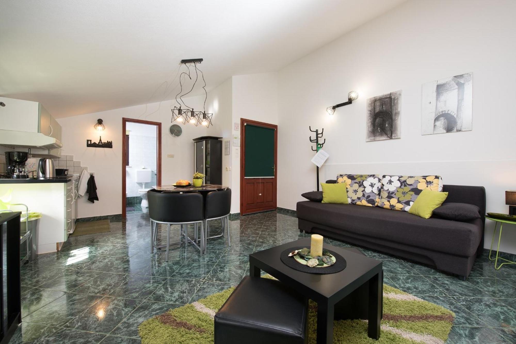 Apartments Villa Zara Lovran Bagian luar foto