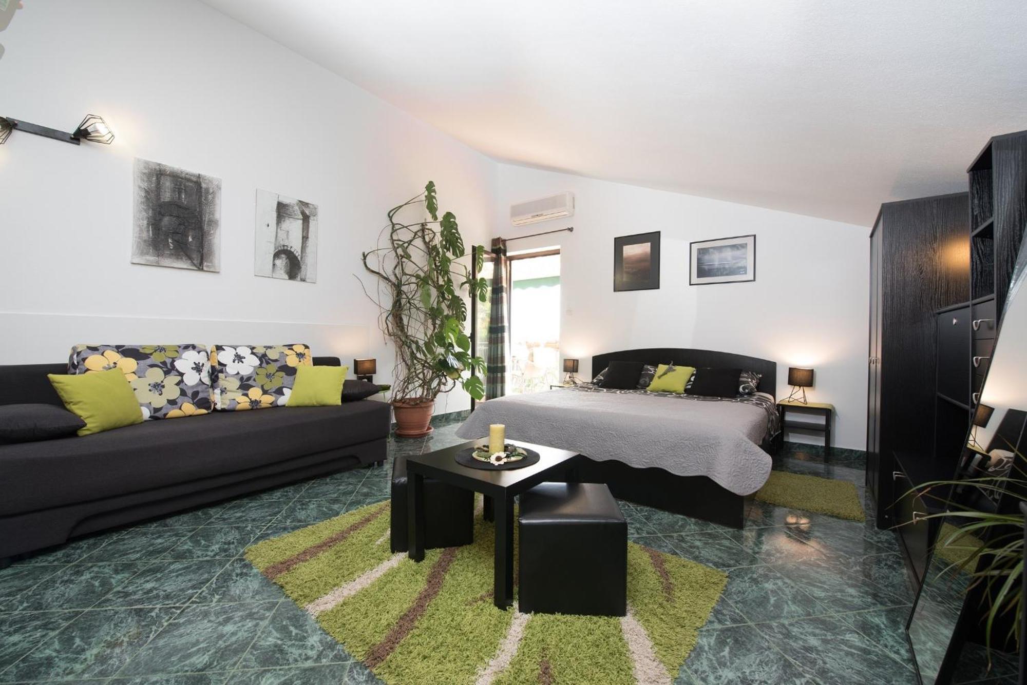 Apartments Villa Zara Lovran Bagian luar foto