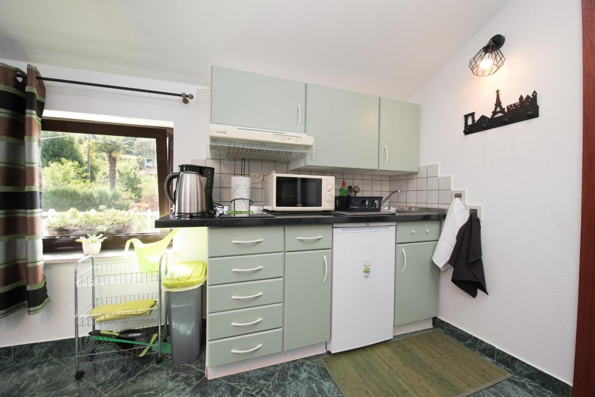 Apartments Villa Zara Lovran Bagian luar foto