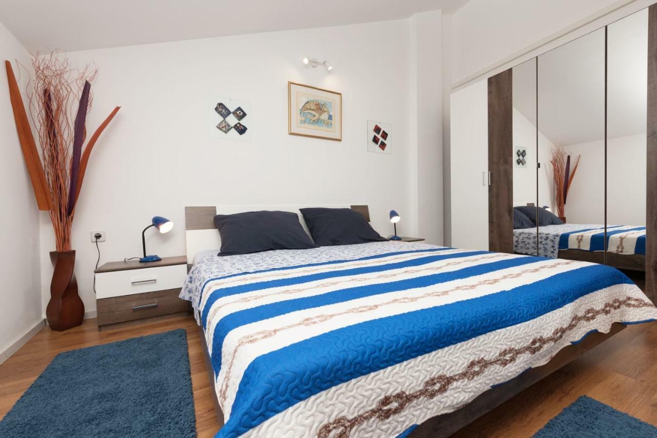 Apartments Villa Zara Lovran Bagian luar foto
